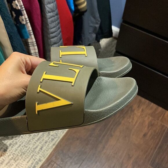 VALENTINO GARAVANI
SANDALI LOGO Yellow & Green Slides - Picture 8 of 8